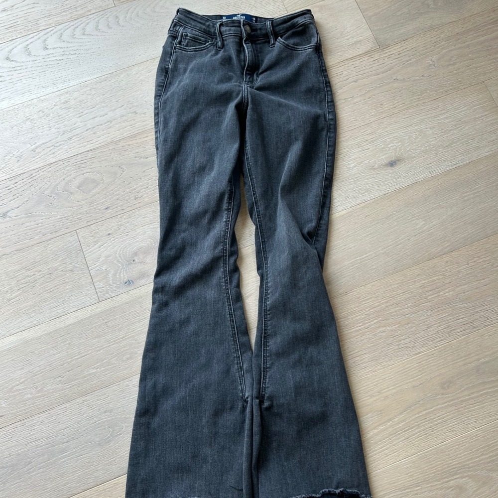 Hollister High Rise Flare Jeans Washed Black Raw Hem Soft Stretch 1R W25 L31